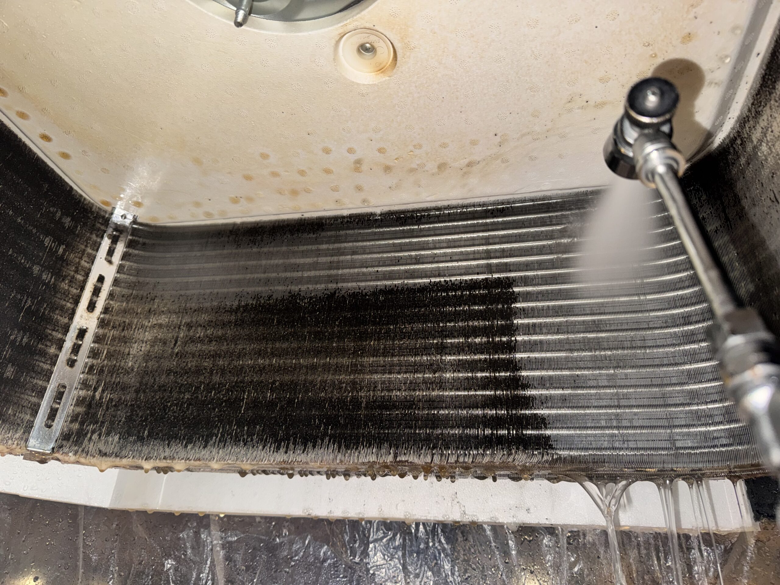 エアコンクリーニング、洗浄における高圧洗浄機のひとり言